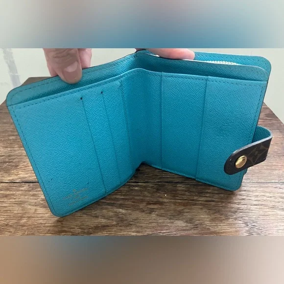 Authentic Louis Vuitton “Groom Portefeuille” monogram canvas compact wallet - Picture 6 of 9